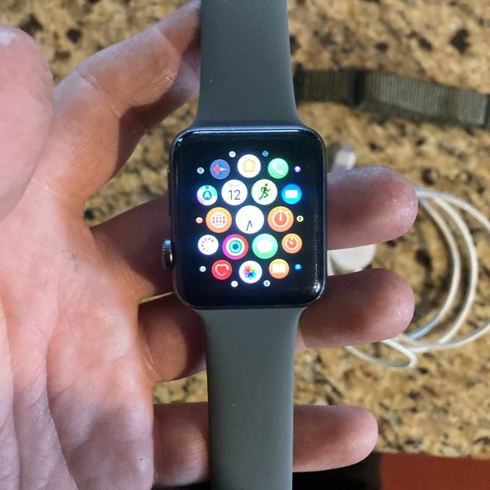 Apple Watch Series 3 42mm WR-50-M
